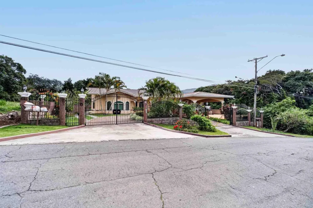 Casa de Lujo en el Área de Boquete en Venta en Santa Lucía,