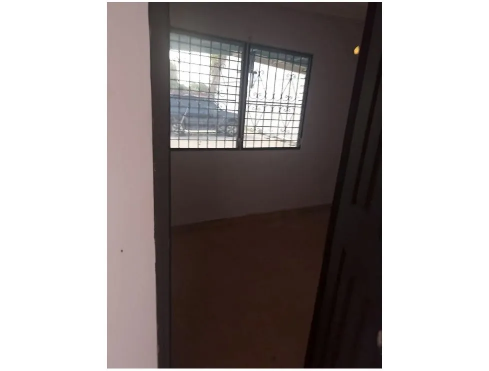 Alquiler de casa comercial en Vía La Pulida. MY