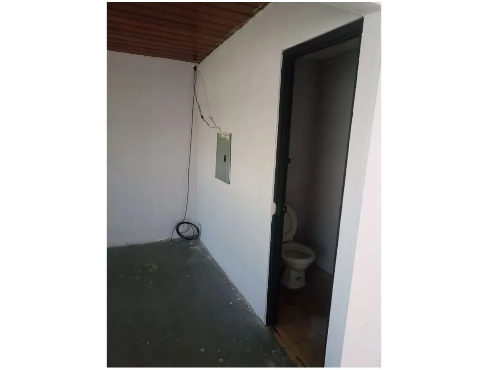 Alquiler de casa comercial en Vía La Pulida. MY