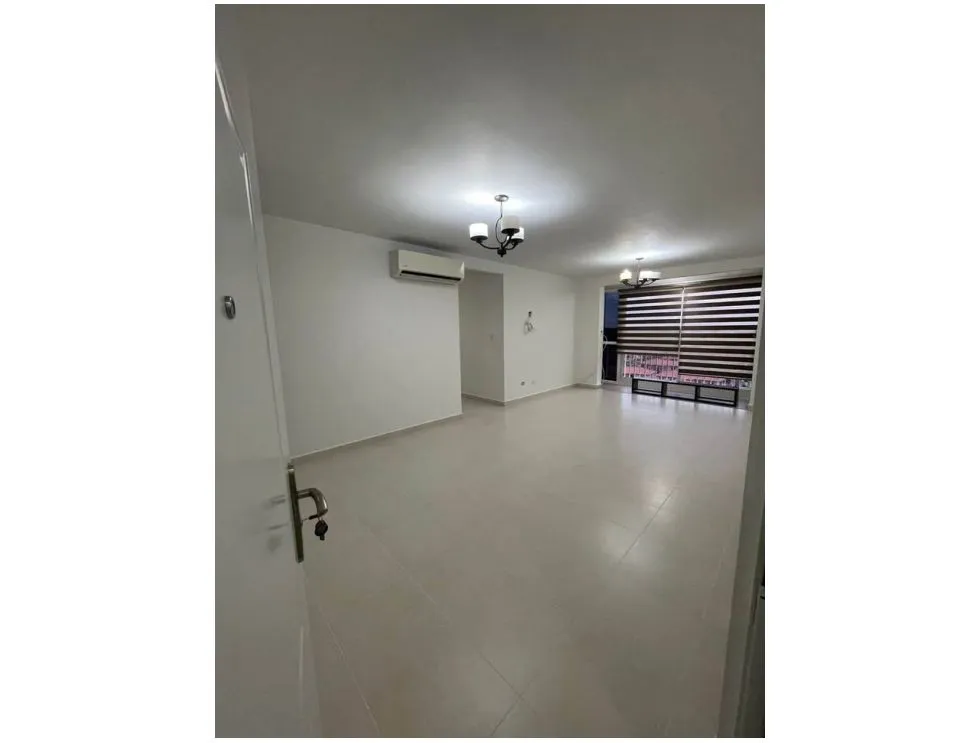 Alquiler de apartamento en PH Torres de Versalles I. MY