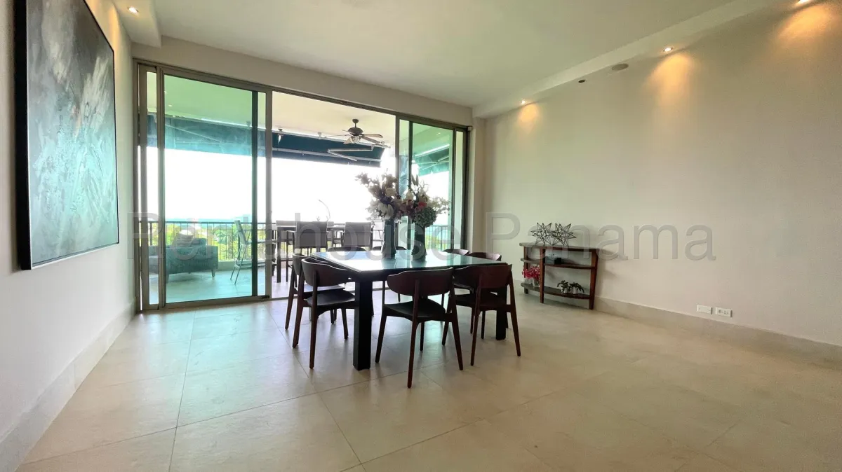 Spectacular Apartment with Spacious Terrace for Rent in Amador (Ref. 26-8206 Mfk)