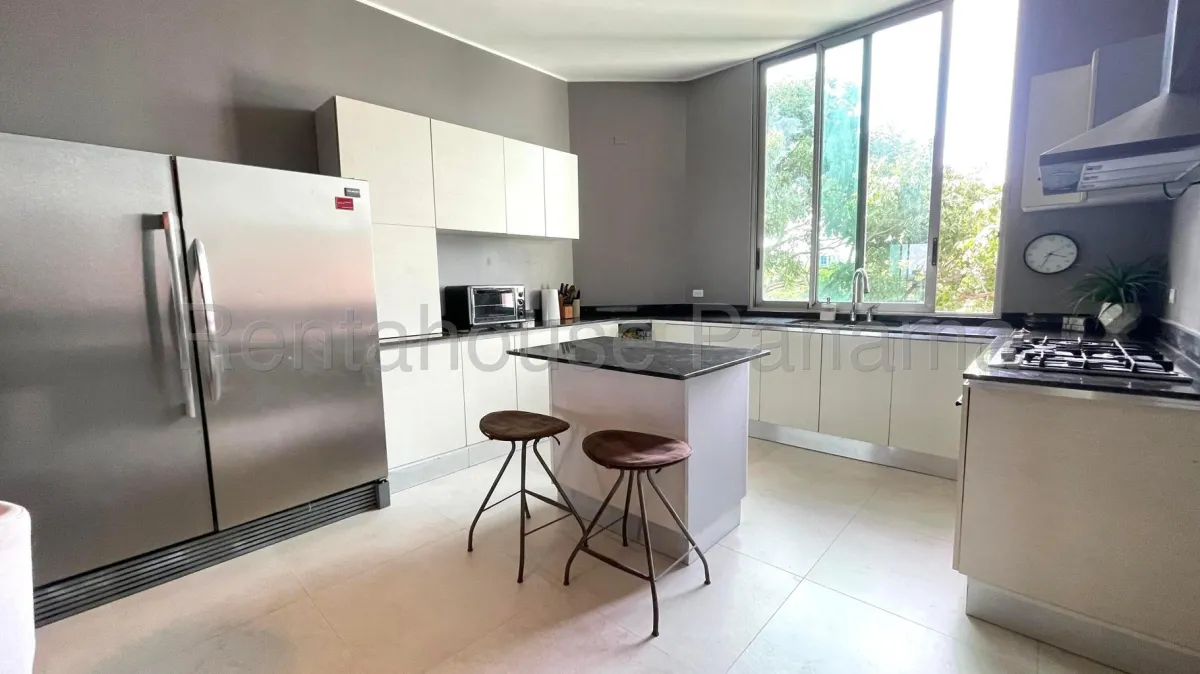 Spectacular Apartment with Spacious Terrace for Rent in Amador (Ref. 26-8206 Mfk)