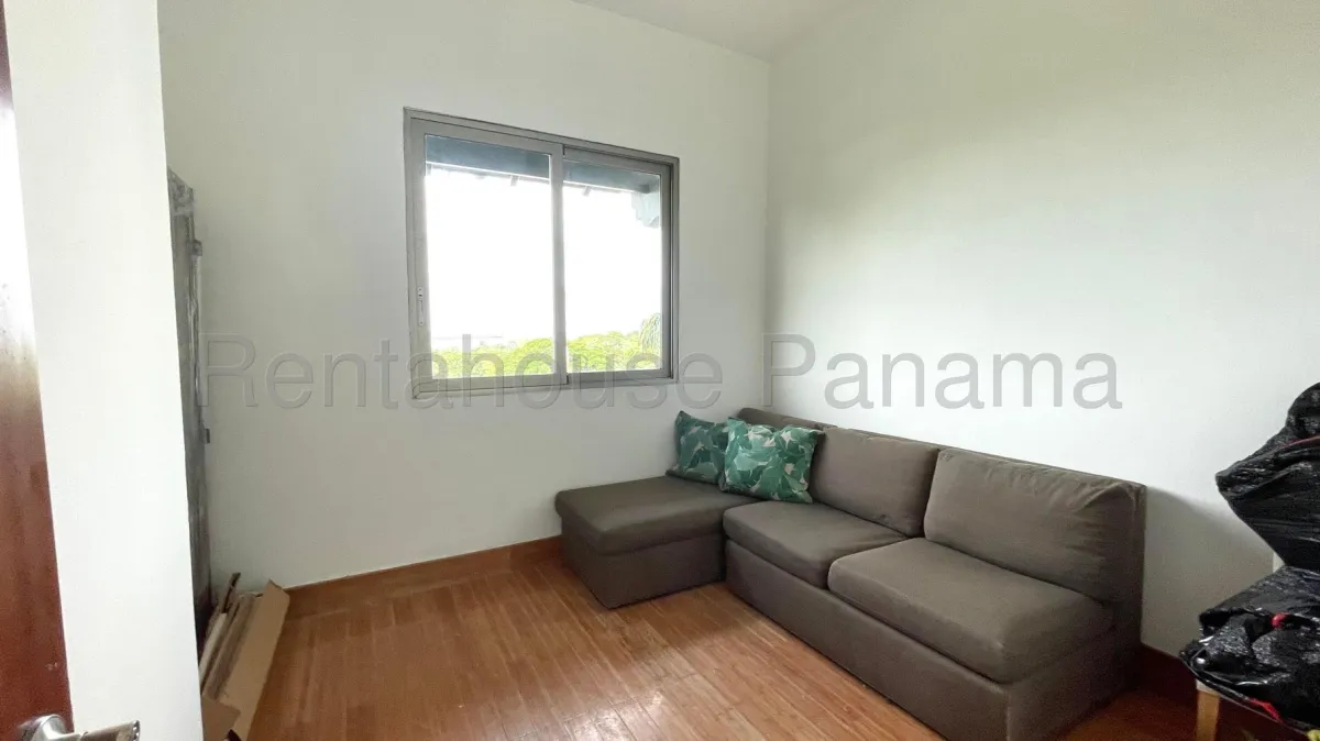 Spectacular Apartment with Spacious Terrace for Rent in Amador (Ref. 26-8206 Mfk)
