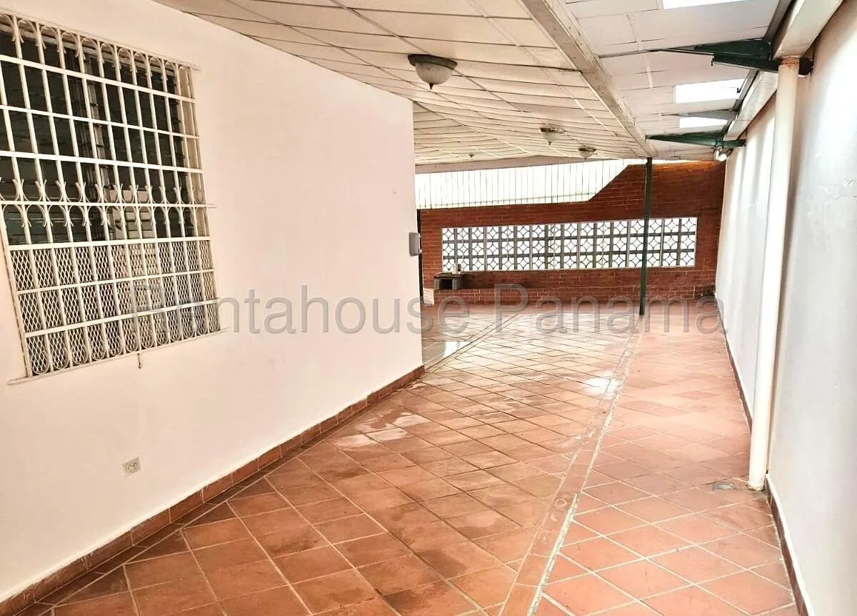 Remodeled House for Sale in Villa Lucre 27*2032Mfk