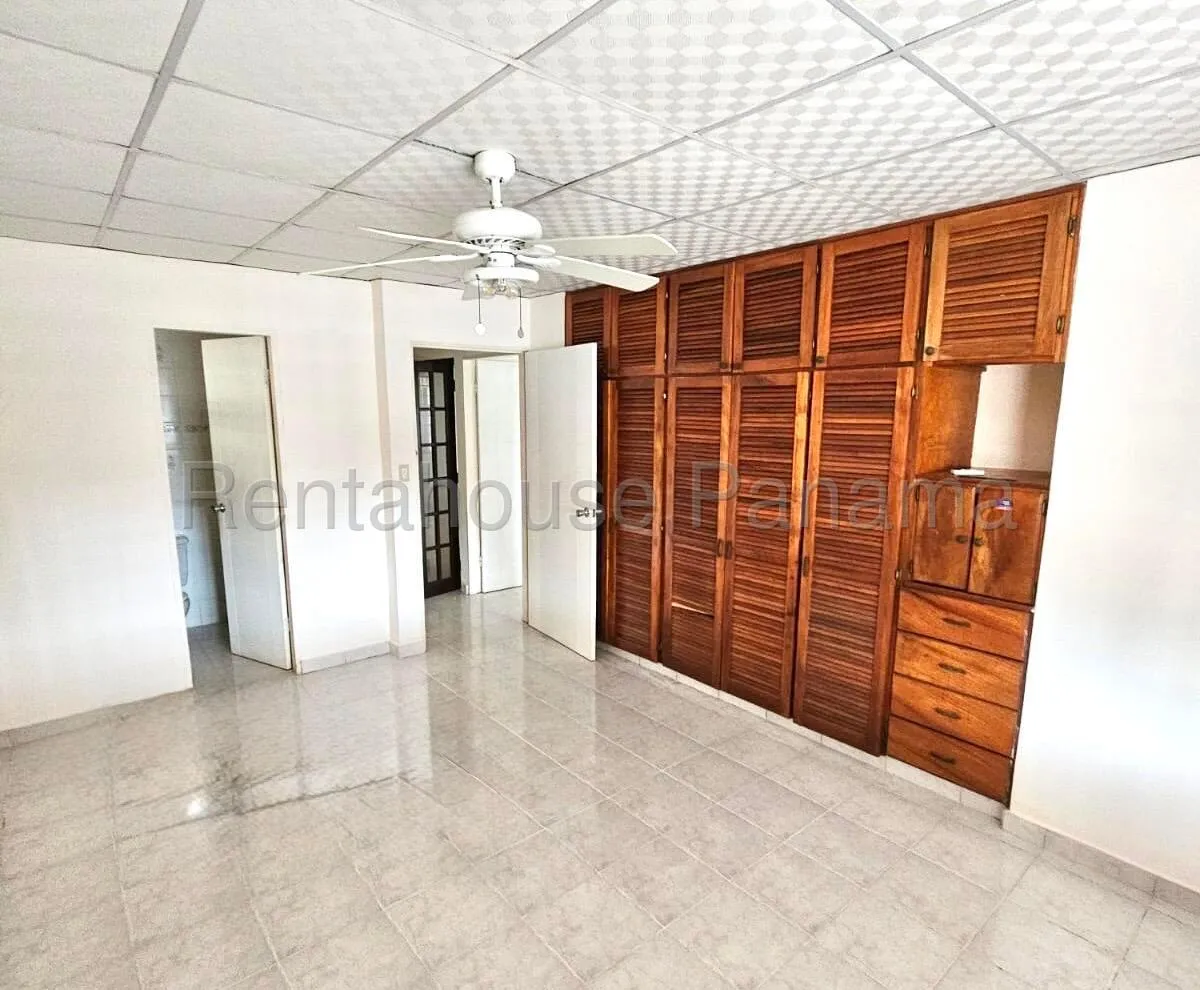 Remodeled House for Sale in Villa Lucre 27*2032Mfk