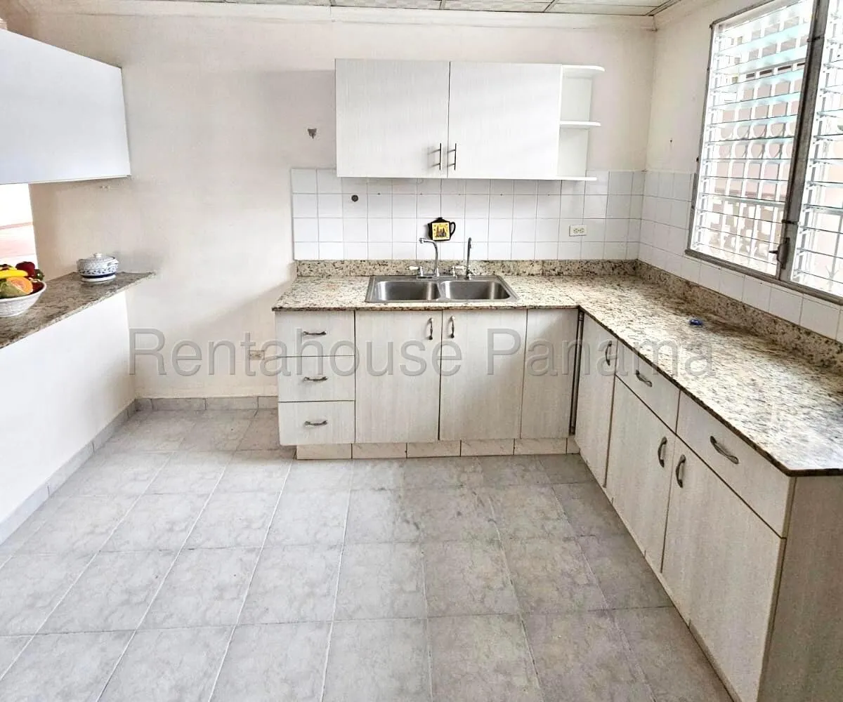 Remodeled House for Sale in Villa Lucre 27*2032Mfk