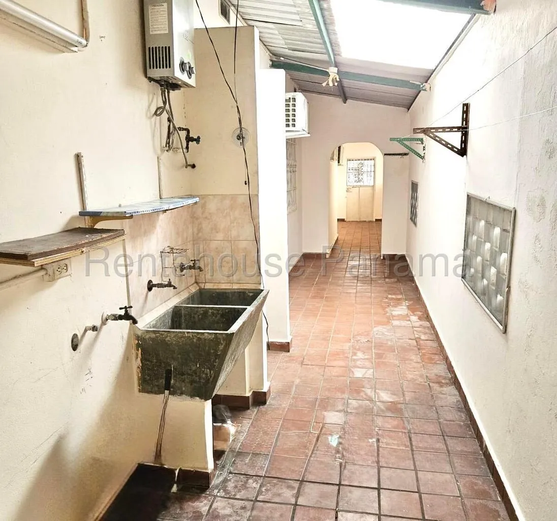 Remodeled House for Sale in Villa Lucre 27*2032Mfk