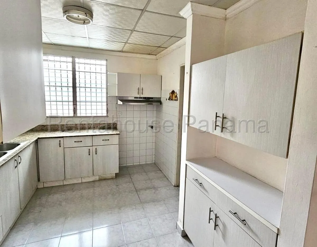 Remodeled House for Sale in Villa Lucre 27*2032Mfk