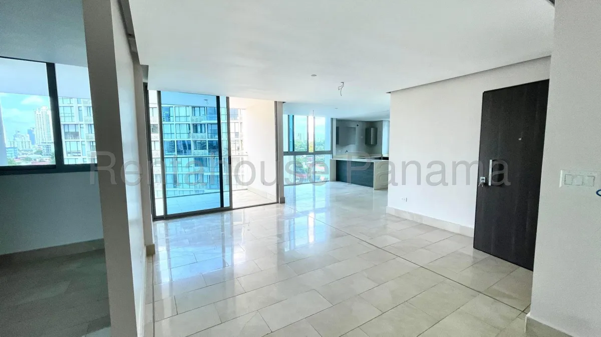 Exclusive Apartment for Sale in Coco del Mar 27*223Mfk