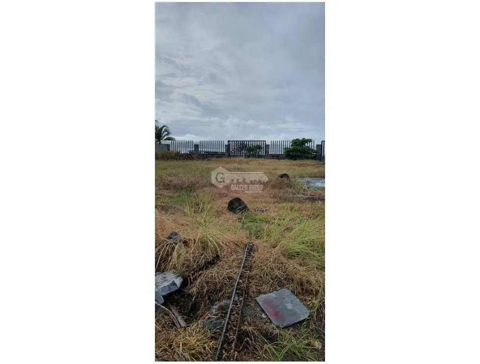 BEACHFRONT LAND FOR SALE IN PUNTA CHAME 1100 M2 WITH GREEN AREAS