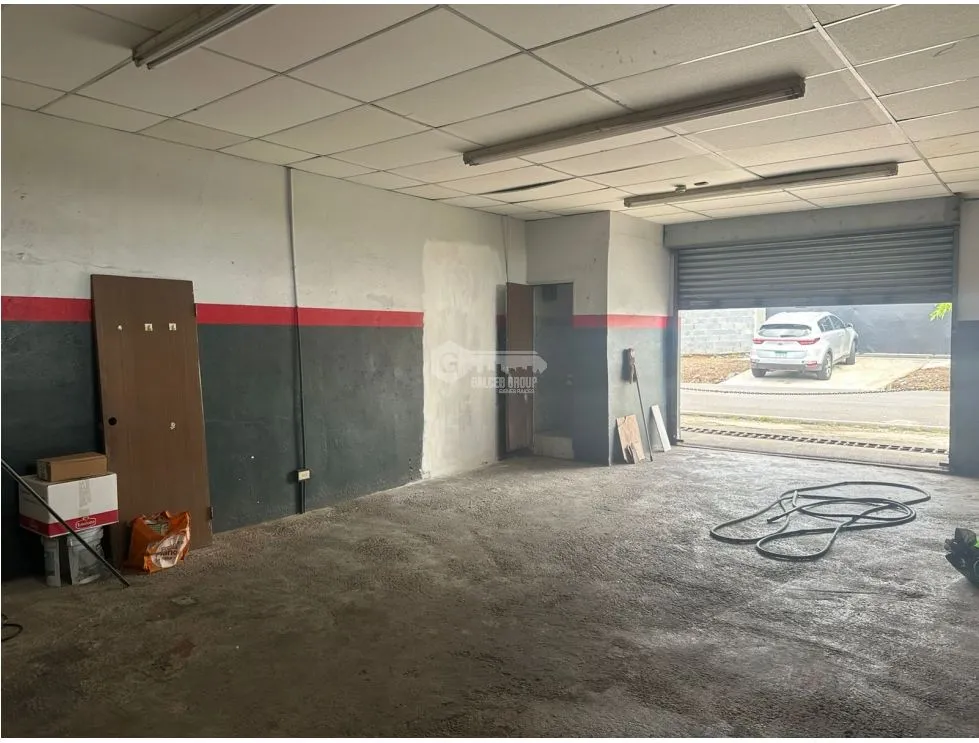FOR RENT COMMERCIAL SPACE PEDREGAL 315M 7 PARKING LARGE SPACE CORNER UNIT