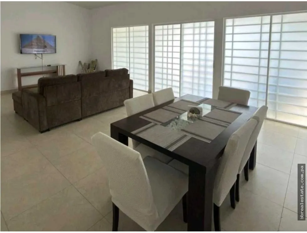 House for Sale in Paradise Point PH, Coronado
