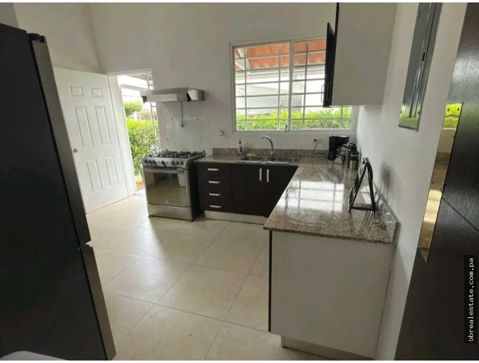 House for Sale in Paradise Point PH, Coronado