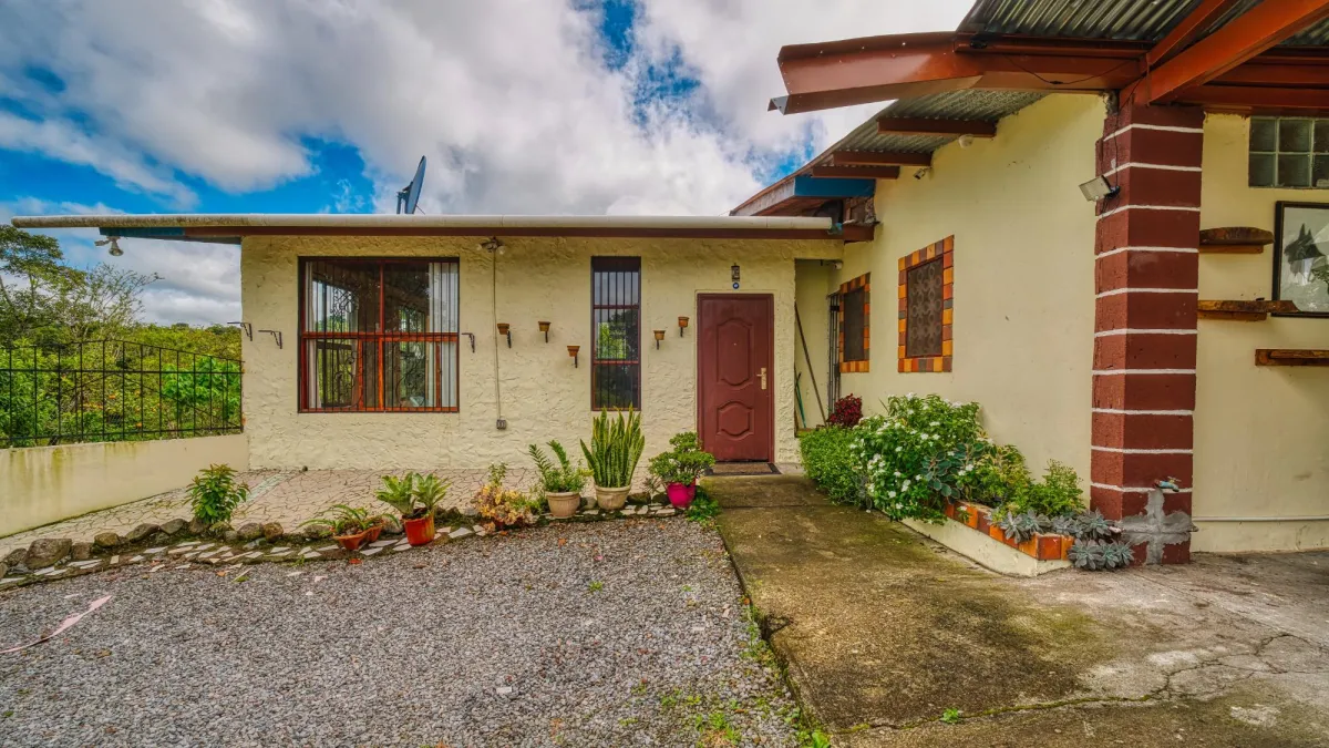 Casa en un Entorno Natural Privilegiado | Vìa Caisàn, Volcán