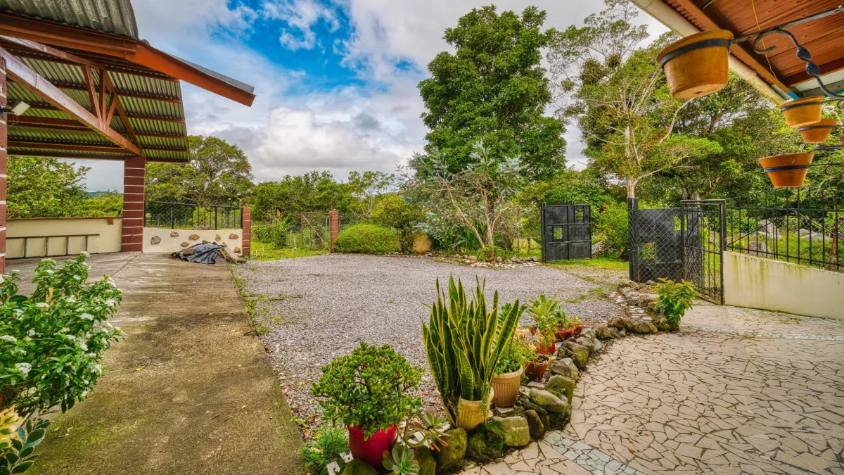 Casa en un Entorno Natural Privilegiado | Vìa Caisàn, Volcán