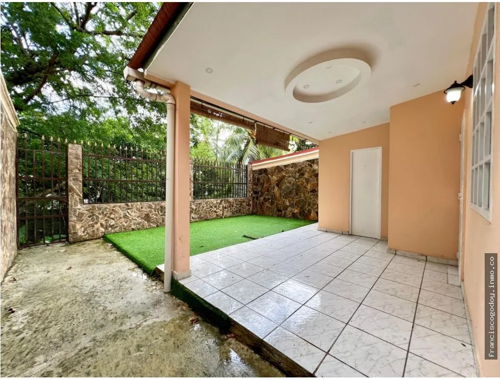 House for Sale in Condado del Rey