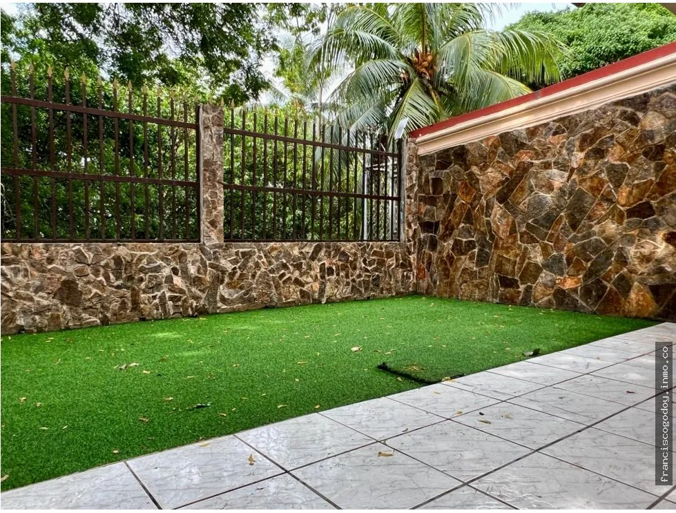 House for Sale in Condado del Rey