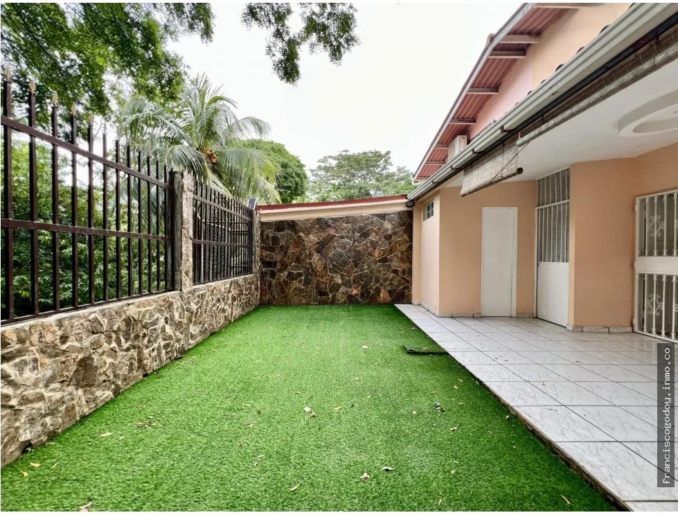 House for Sale in Condado del Rey