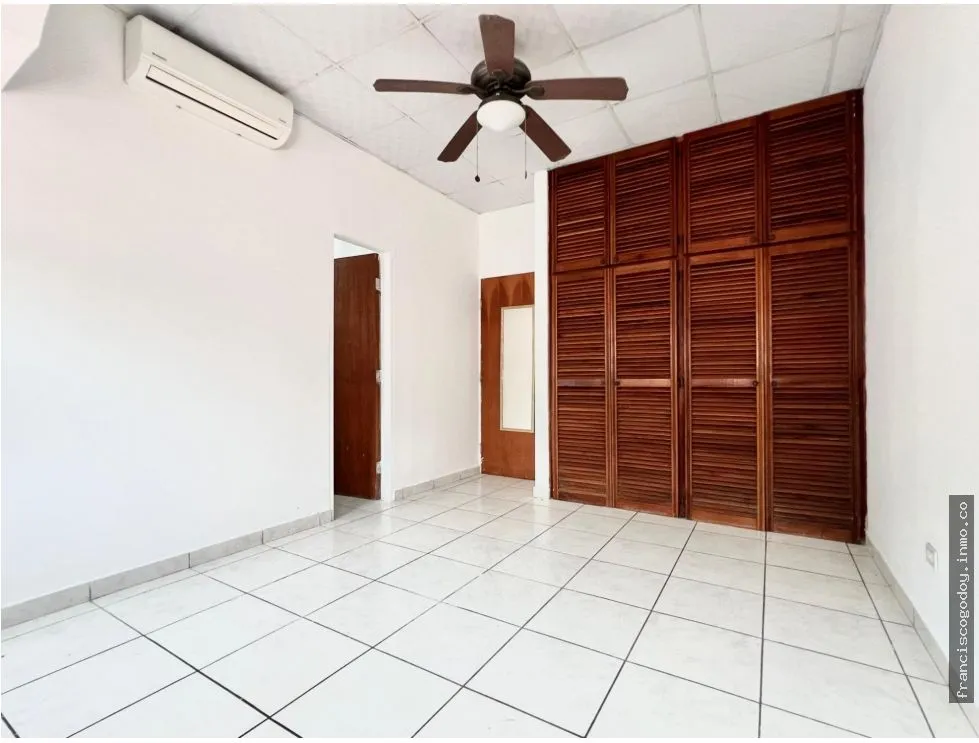 House for Sale in Condado del Rey