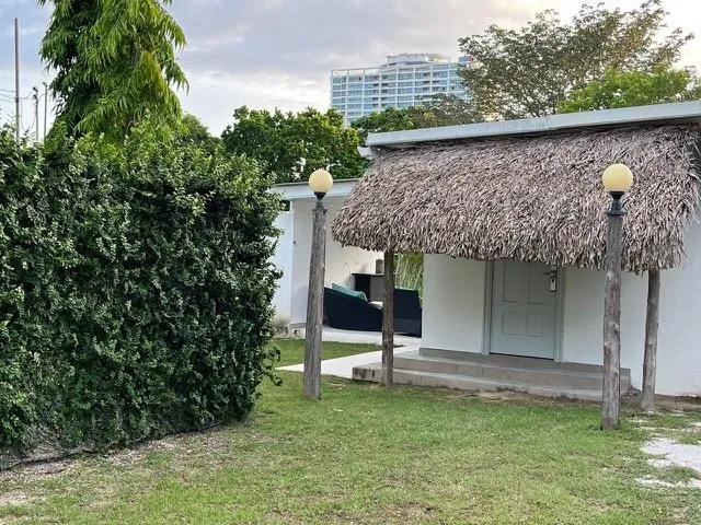 HOUSE FOR SALE OR RENT IN CORONADO