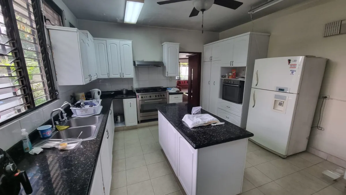 Casa de 2 pisos en Urbanización Obarrio