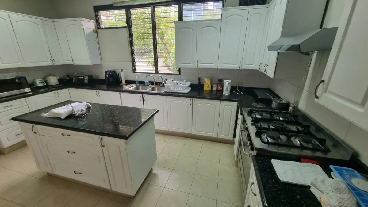 Casa de 2 pisos en Urbanización Obarrio