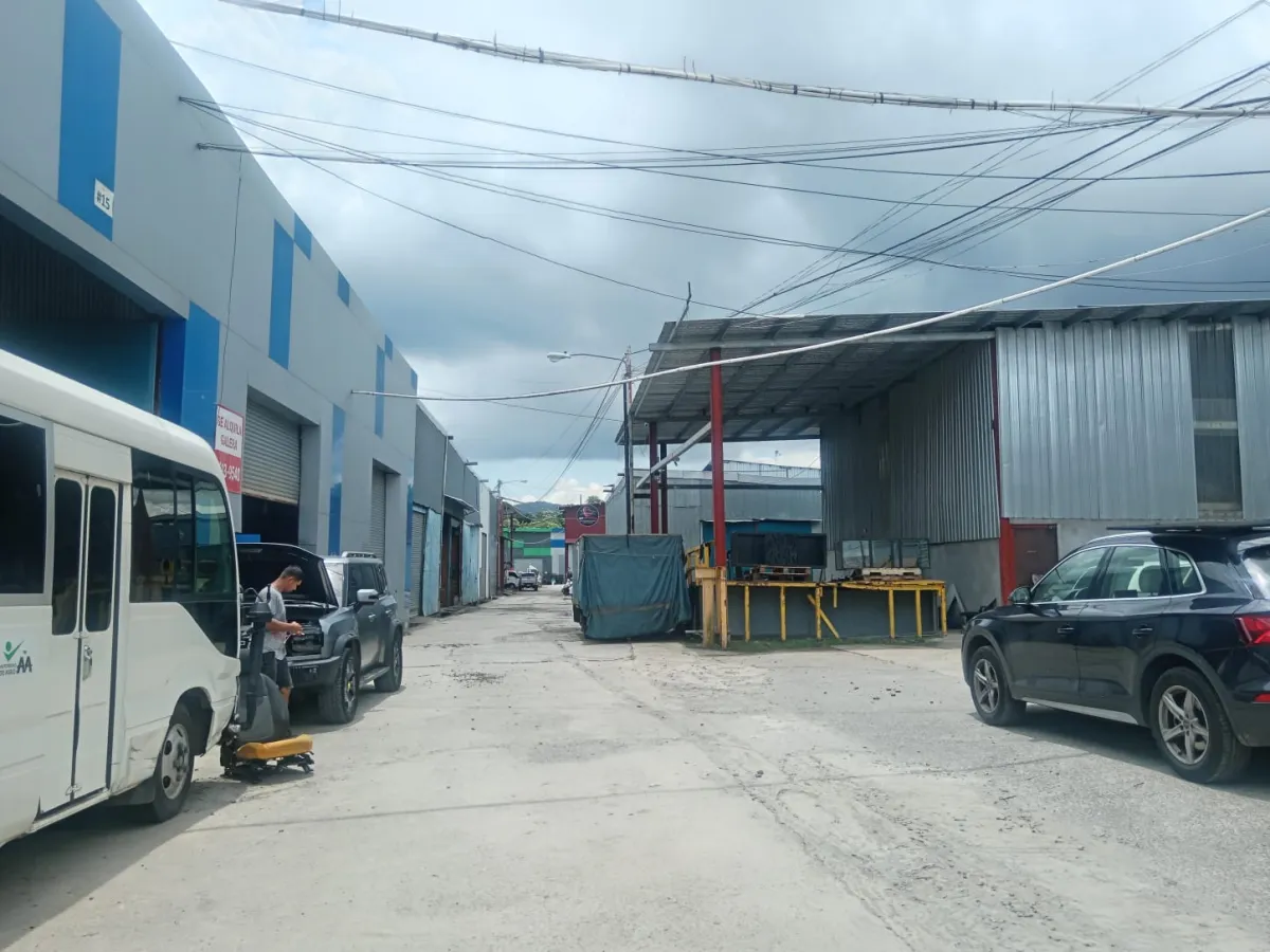 MEGA GALERA LOGÍSTICA Hasta 20,000m² en Las Mañanitas frente al Metro