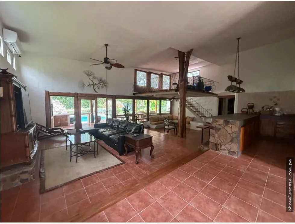Sale of House in Coronado Golf Club, Coronado Beach
