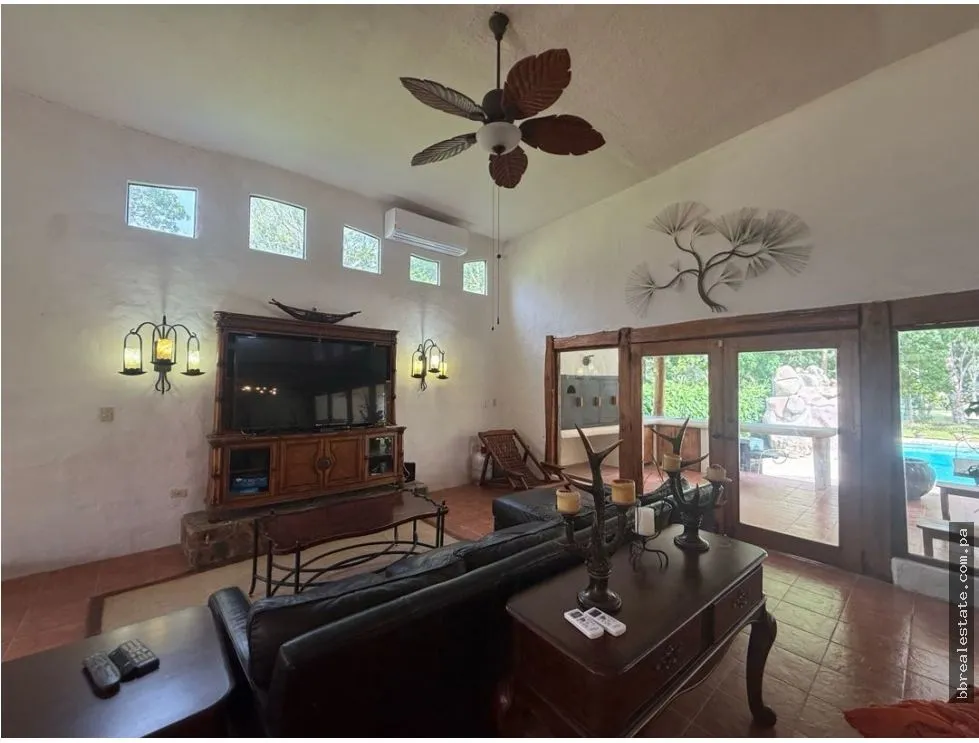Sale of House in Coronado Golf Club, Coronado Beach