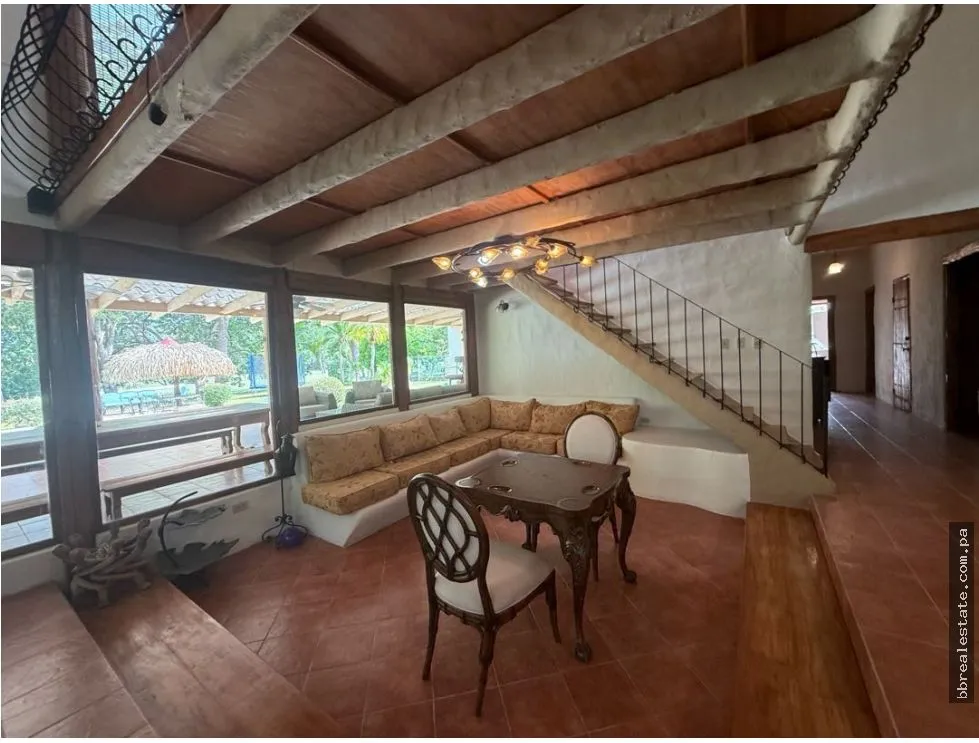 Sale of House in Coronado Golf Club, Coronado Beach