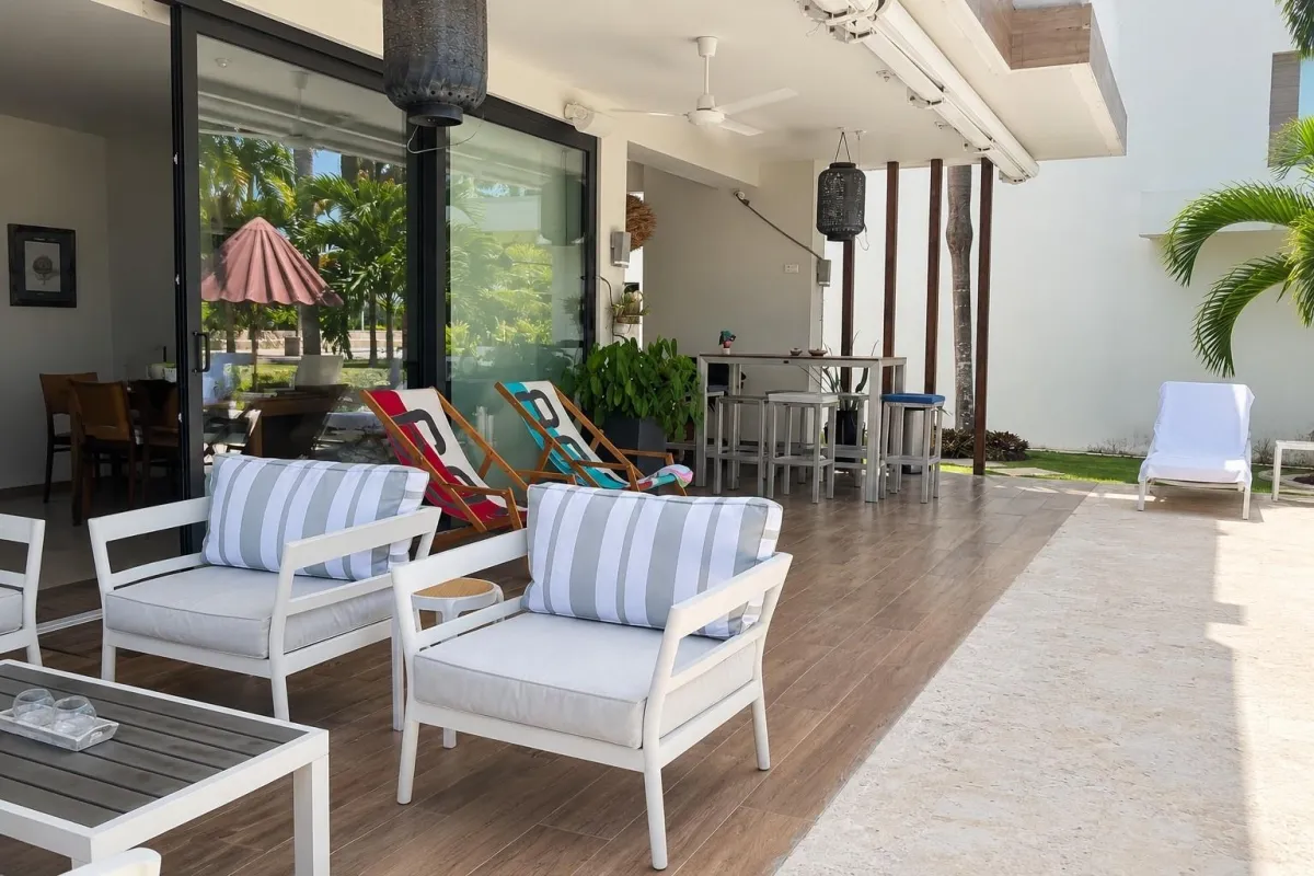 Beach house-style apartment in San Carlos