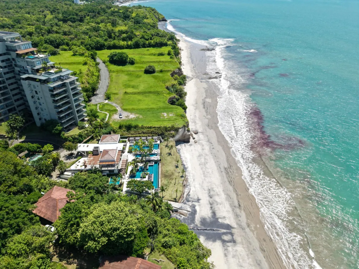 Private-Pool Beach Residence in Panama Punta Caelo