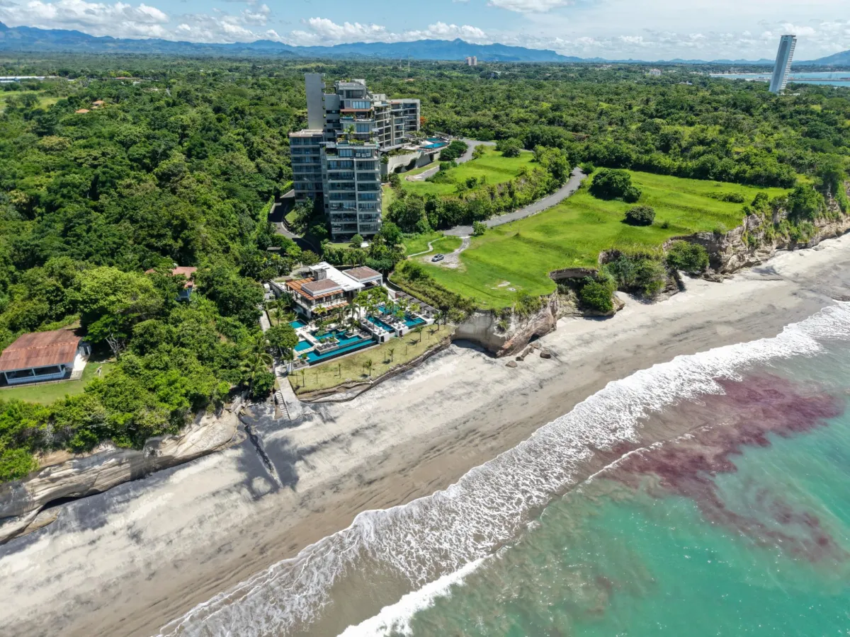 Private-Pool Beach Residence in Panama Punta Caelo