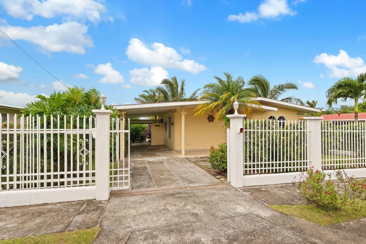 Charming 2-Bedroom Home in Oriana Alto Boquete