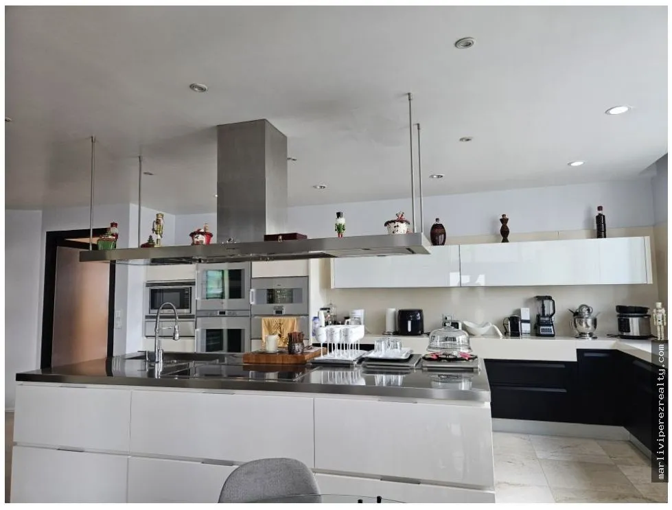 LUXURY BEACHFRONT APARTMENT FOR SALE IN PH VENETIAN TOWER