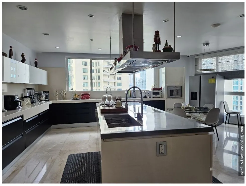 LUXURY BEACHFRONT APARTMENT FOR SALE IN PH VENETIAN TOWER