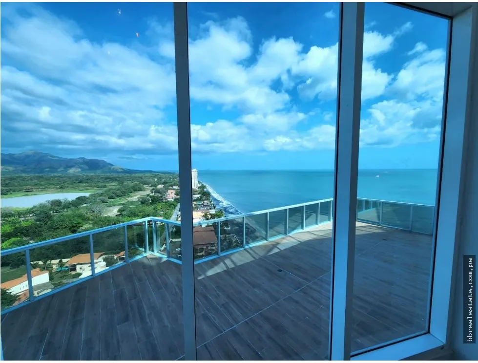 Ocean Waves Penthouse for Sale | Beachfront Living in Nueva Gorgona