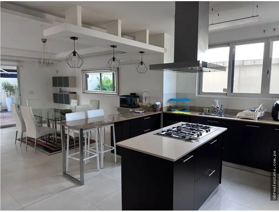 House for Sale in PH Villa Sur, Costa Sur