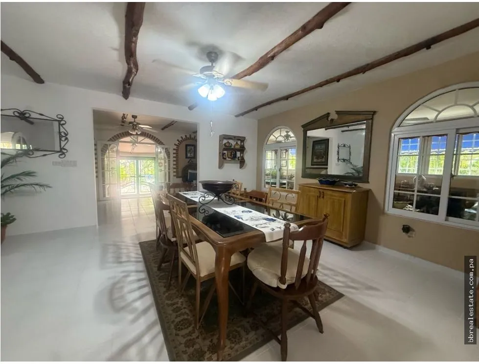 Sale of House in Coronado Golf Club, Coronado Beach
