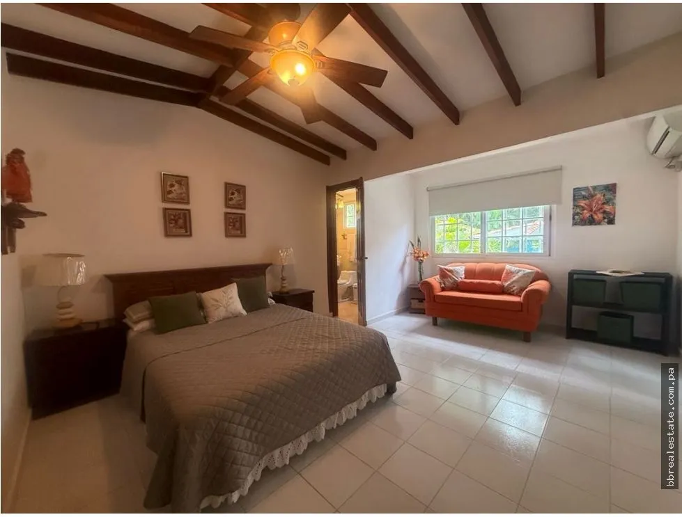 Sale of House in Coronado Golf Club, Coronado Beach