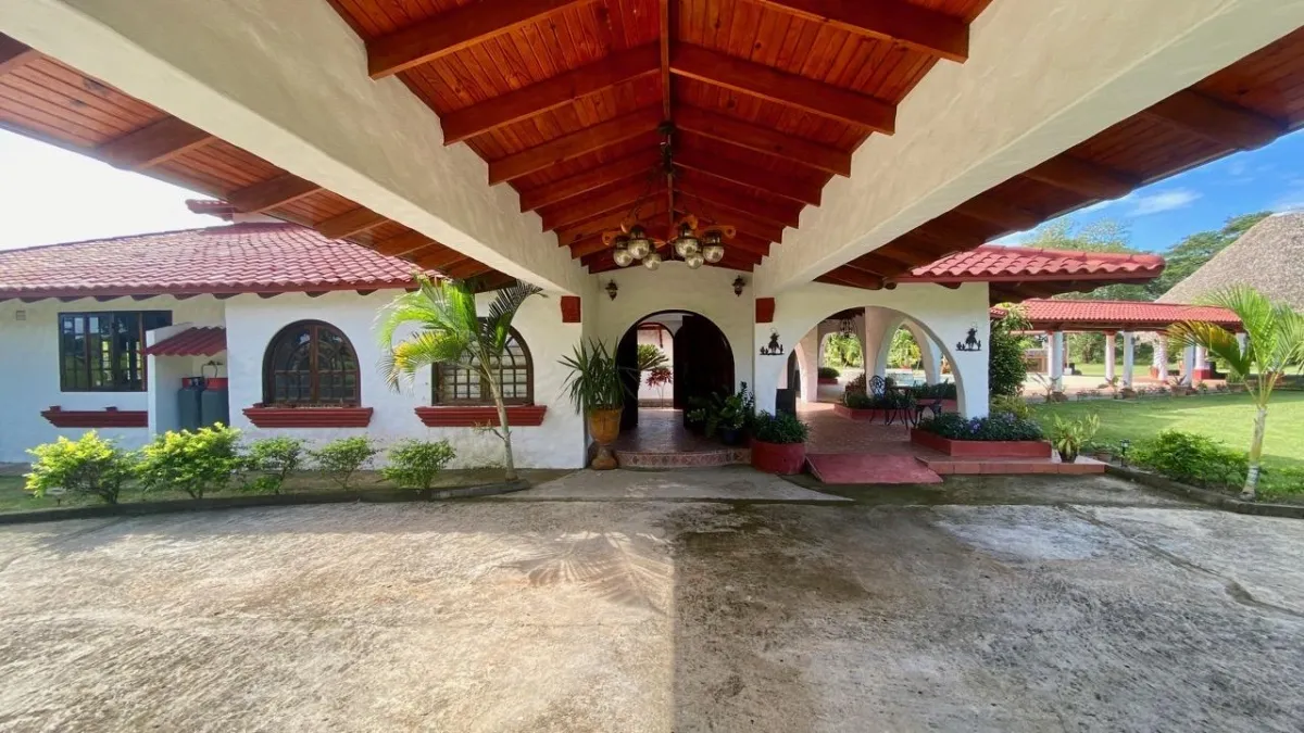 SPANISH HACIENDA WITH POOL