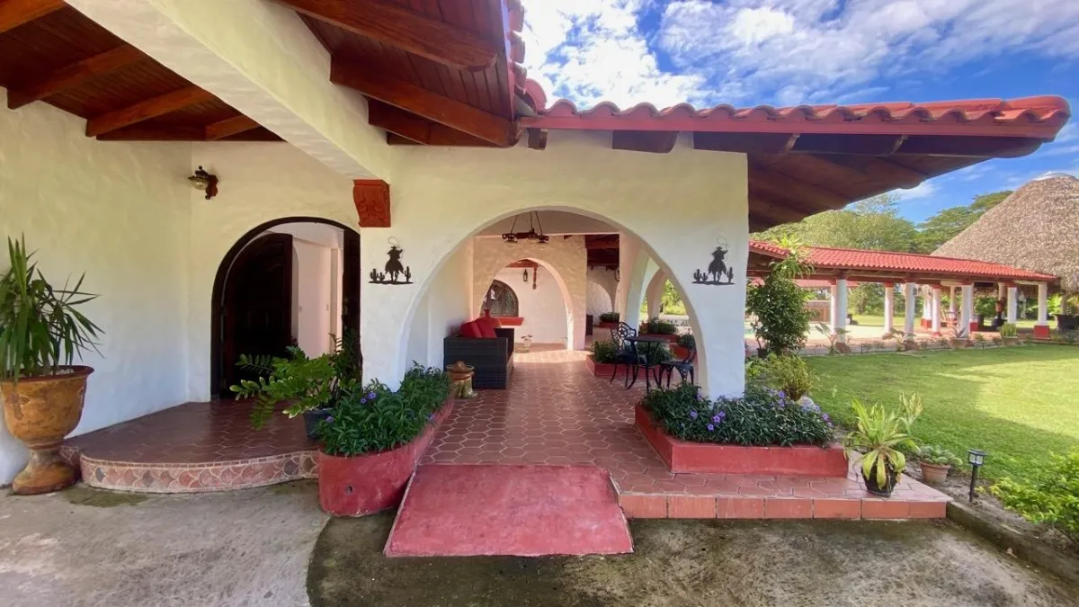 SPANISH HACIENDA WITH POOL
