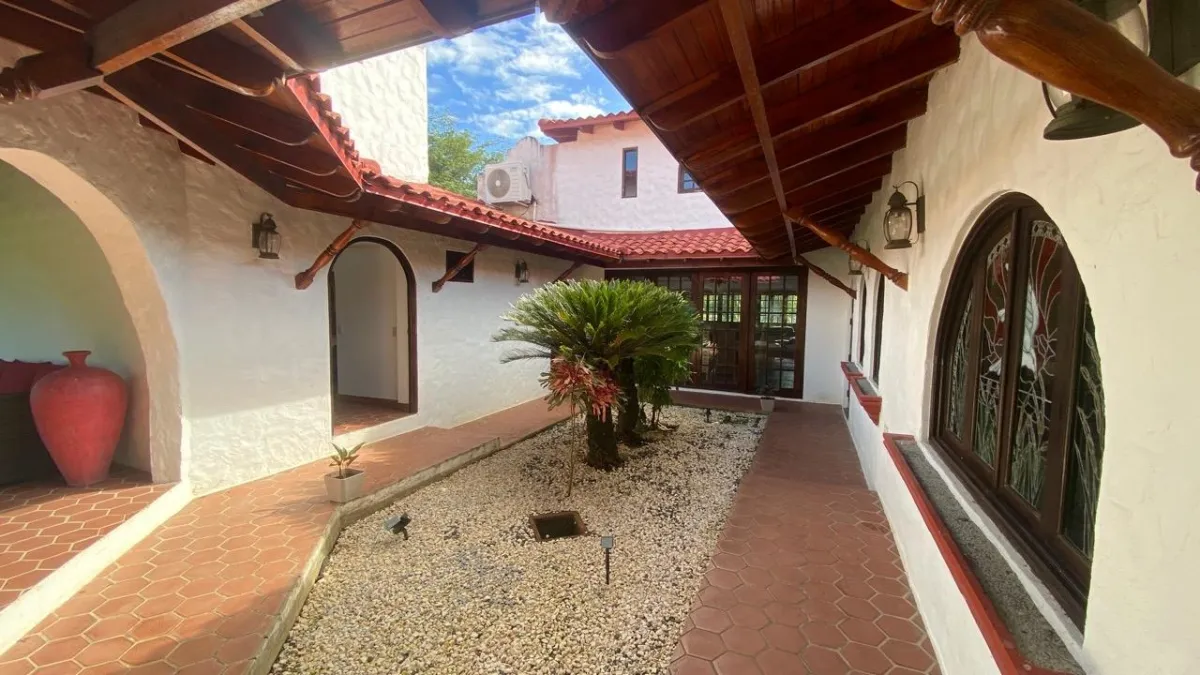 SPANISH HACIENDA WITH POOL