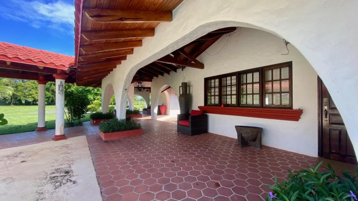 SPANISH HACIENDA WITH POOL