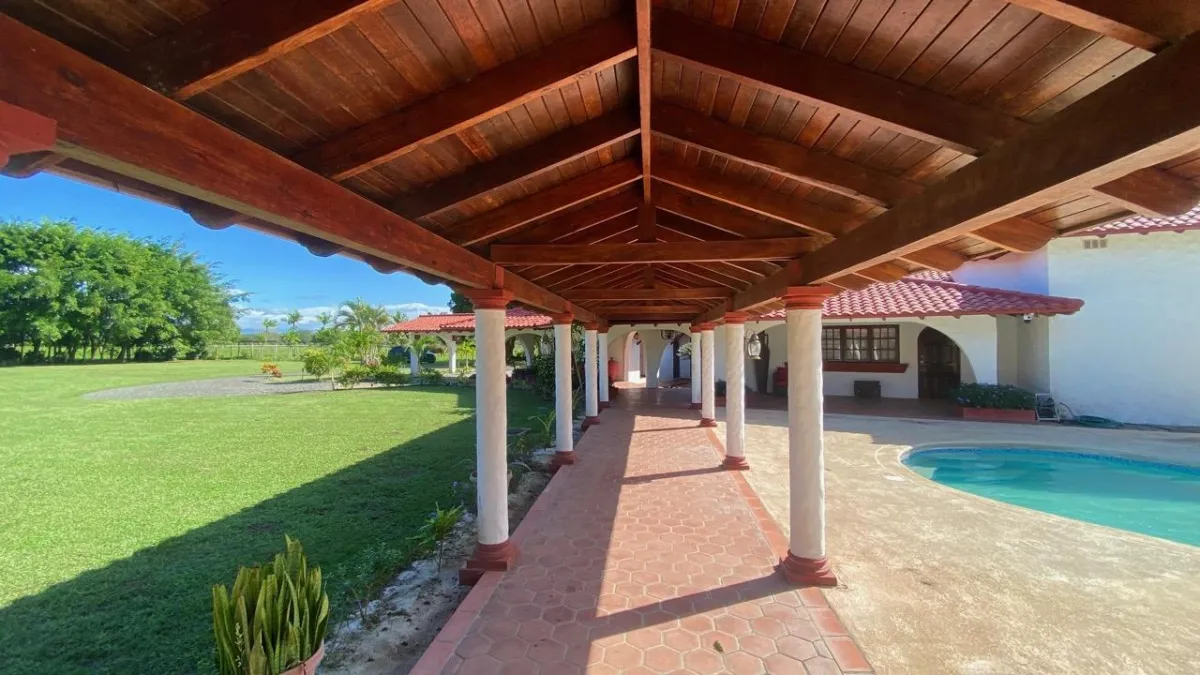 SPANISH HACIENDA WITH POOL