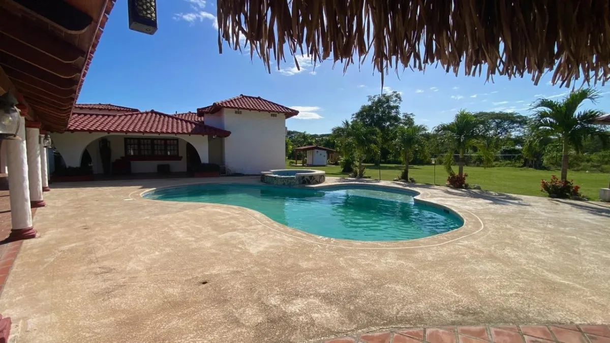 SPANISH HACIENDA WITH POOL