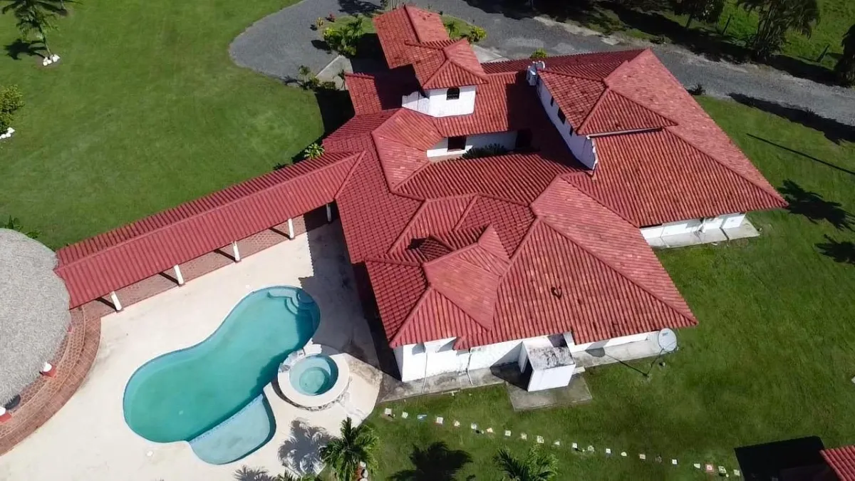 SPANISH HACIENDA WITH POOL