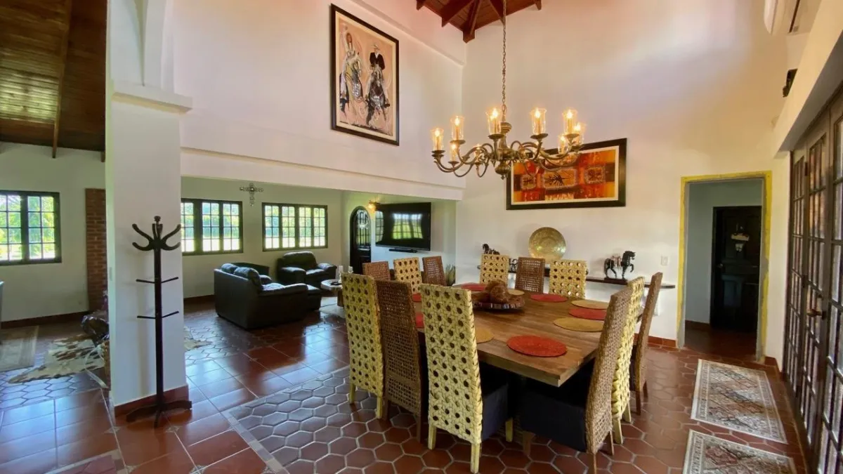 SPANISH HACIENDA WITH POOL