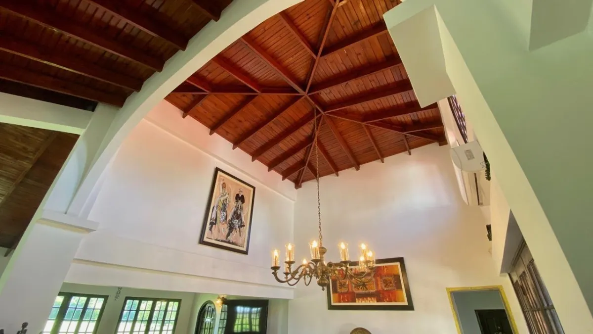 SPANISH HACIENDA WITH POOL