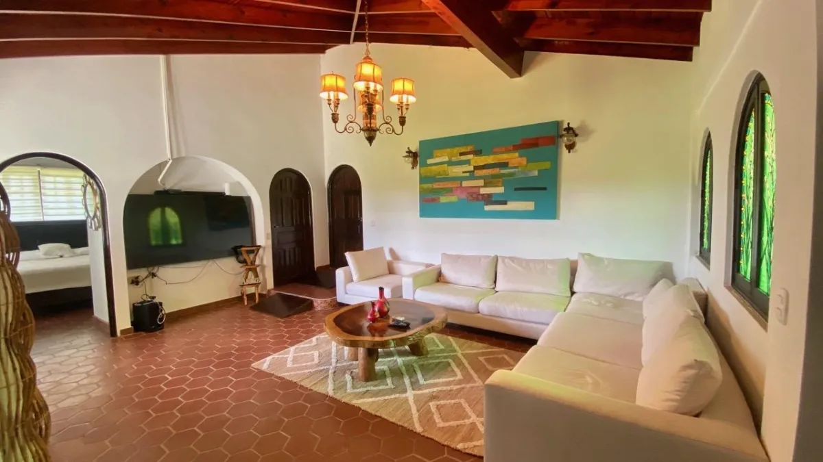 SPANISH HACIENDA WITH POOL